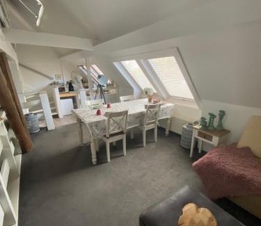 Follega Bed & Breakfast | Bed & Breakfast Ytsma State
