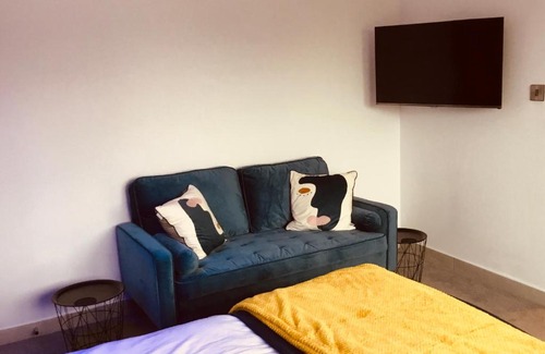 Sturminster Newton House | Bed@BroadOak