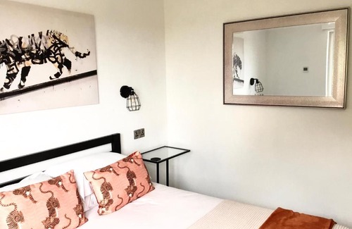 Sturminster Newton House | Bed@BroadOak