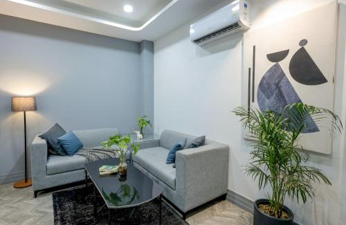 Sushant Lok Apartment | BedChambers Luxury Apartment Near Golf course Road
