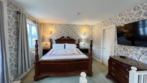 Niagara Falls Bed & Breakfast | Bedham Hall B&B