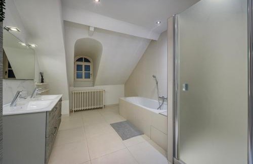 Ferney-Voltaire Apartment | Bedroom 5 - Cosy and Chic - COLIVING