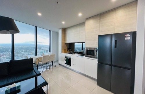 Surfers Paradise Apartment | Bedroom Oasis with Ocean view, Surfers Paradise