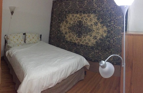 London House | Bedroom second floor in large house next to UWO nad bus to Fanshawe College