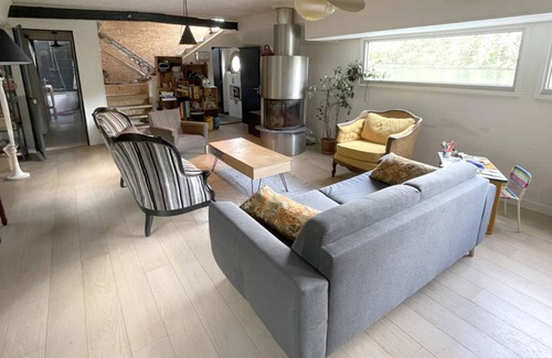 Villeneuve-la-Garenne Boat Rental | Bedroom with bathroom and WC in 120 square mettre apartment near the Seine