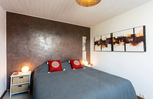 Cabrerets Apartment | Bedroom with dining area +bathroom - View & Garden