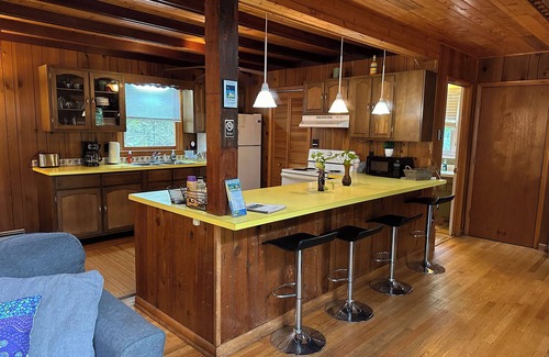 Front Royal Cabin | Bedrooms 2, Bathrooms 1.5, Sleeps 4