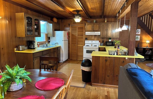 Front Royal Cabin | Bedrooms 2, Bathrooms 1.5, Sleeps 4