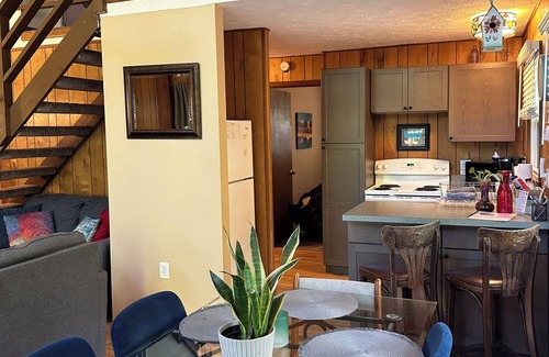 Linden Cabin | Bedrooms 3, Bathrooms 1, Sleeps 6