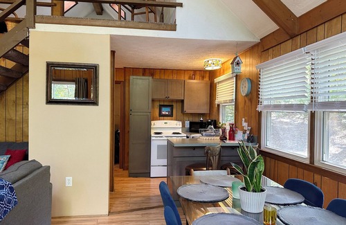 Linden Cabin | Bedrooms 3, Bathrooms 1, Sleeps 6