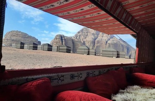 Wadi Rum RV Rental | Beduin star trail camp