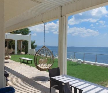 Mikrolimano Hostel | BEDWAVE Seaside Mansion