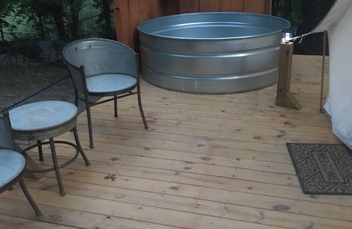 Victor RV Rental | Bee Glamping Farm offers a unique and Romantic Escape you will love.
