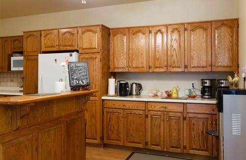 Port Franks Bed & Breakfast | Bee 'n Bee Bed n' Breakfast