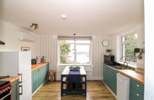 Lewis and Harris Cottage | BEECH COTTAGE, pet friendly, character holiday cottage in Stornoway