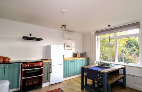 Lewis and Harris Cottage | BEECH COTTAGE, pet friendly, character holiday cottage in Stornoway