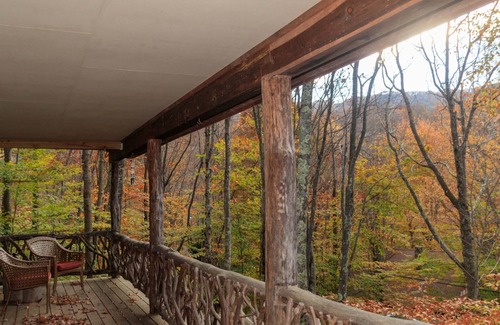Charter Hills House | Beech mtn club member, hottub, .5 mile Beech mtn ski slops, overlook Barn
