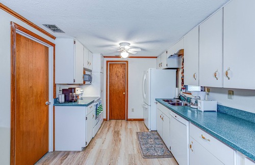 Inverness House | Beech Retreat | House in Inverness near shops and restaurants