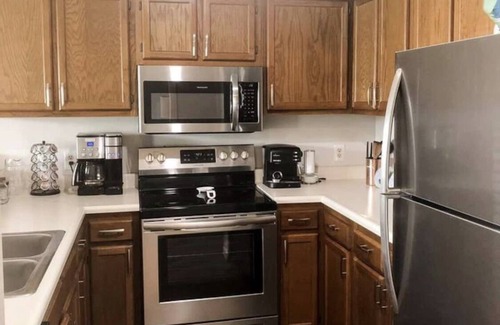 Banner Elk Condo | Beechview Condo - 1 mile from Beech Mtn Resort with slope views