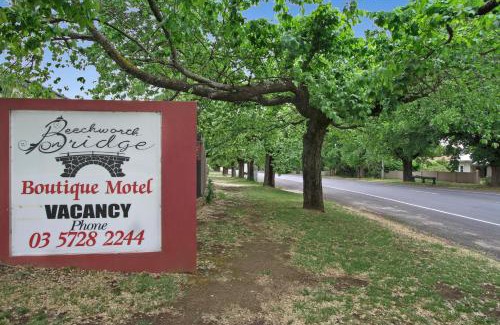 Beechworth Hotel | Beechworth On Bridge Motel