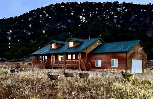 Parowan Cabin | Beehive Basecamp: Explore | Ski | Play | Memories