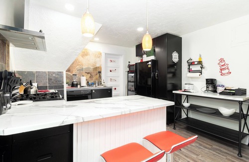 Central City Apartment | Beehive by Cloud Dream Homes