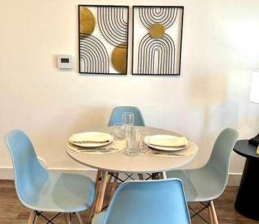 People's Freeway Apartment | Beehive Getaway