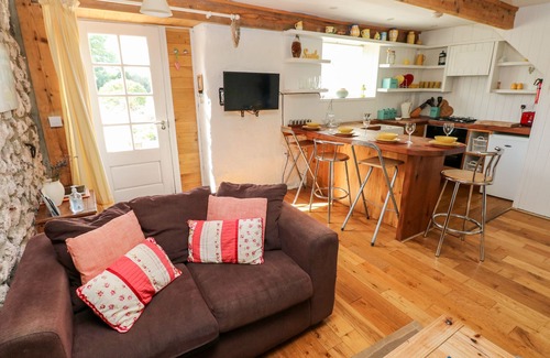 Cosheston Cottage | BEEKEEPER'S COTTAGE, pet friendly, with a garden in Pembroke