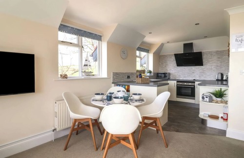 Beer Cottage | BEER VIEW COTTAGE, pet friendly, country holiday cottage in Beer