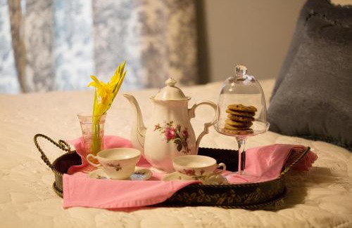 Mount Airy Bed & Breakfast | Bees B & B-V