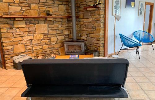 Emu Bay House | Bee’s Place - 3 bedroom home on 10 acres of land with distant ocean views