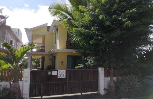 Pereybere House | Begonia villa Valari with swimming pool