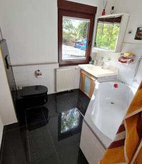 Hohenthurm House | Behagliches Haus mit Kamin und Wärmepumpe