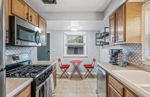 Richfield House | BeHome Your Cozy, Fun Getaway