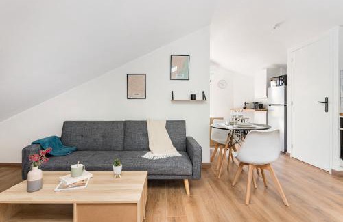 Saint-Just-Saint-Rambert Apartment | Beige Hospitalité Noemie vue