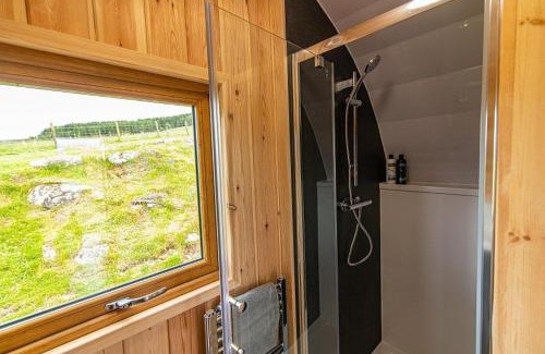 Aberfeldy House | Beinn A Ghlo Luxury Glamping Pod with Hot Tub & Pet Friendly at Pitilie Pods