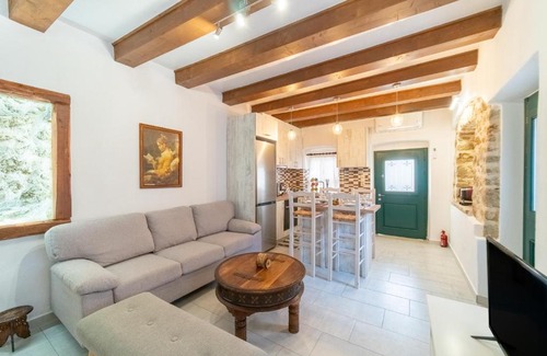 Chlomos House | Bekiris Traditional Inn