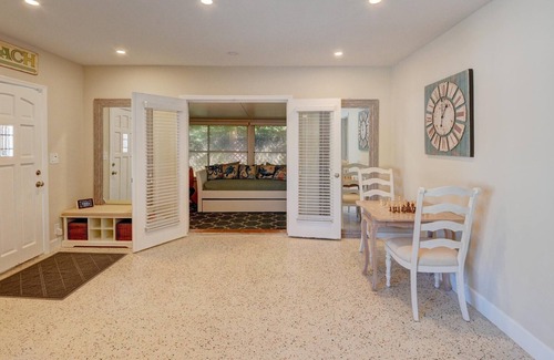 Briny Breezes House | Bel Air Beach House, Just steps to beach!