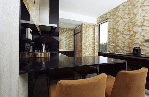 Labadi Hotel | Bel Air Crest Hotel & Suites