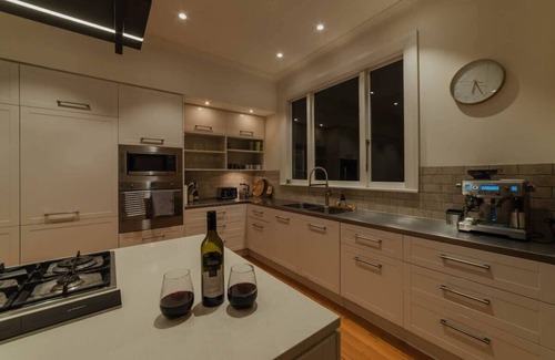 Riccarton Villa | Bel Air Mansion - Sleeps 12 Villa
