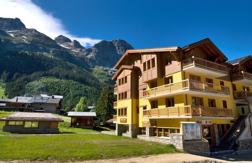 Pralognan-la-Vanoise Condo | Bel Appartement avec Accès direct aux télésièges!