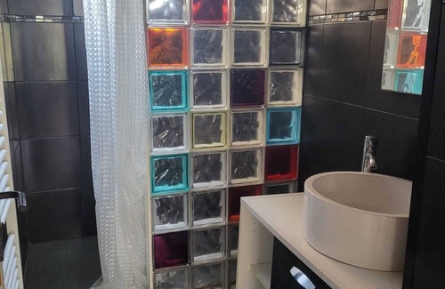 La Courneuve Apartment | Bel Appartement à 2 pas de Paris, Stade de France, Aéroport Cdg, et Disney