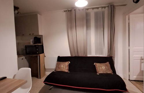 Pere Lachaise Apartment | Bel Appartement 2 Pièces Entièrement Équipé. Père-lachaise/Paris Centre