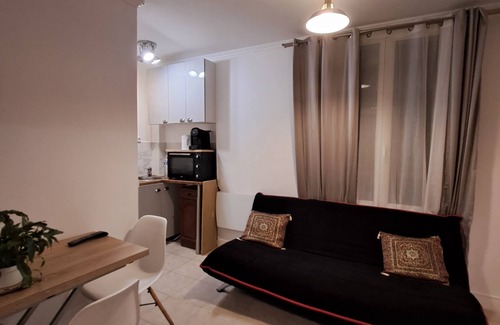 Pere Lachaise Apartment | Bel Appartement 2 Pièces Entièrement Équipé. Père-lachaise/Paris Centre