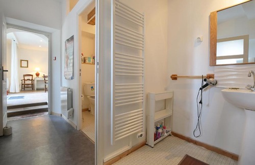 Grisolles Apartment | Bel appartement au Château de Fontanas
