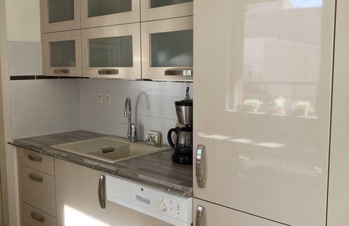 Royan Apartment | Bel Appartement Avec Loggia Proche Marché Central de Royan