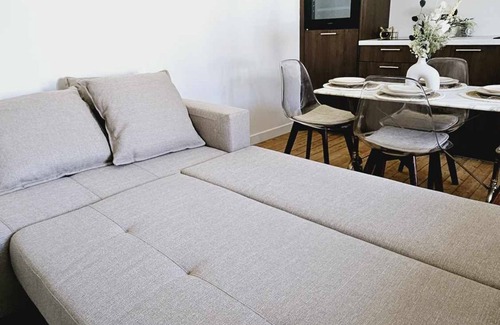 Troarn Apartment | Bel Appartement avec Terrasse entre Caen et la Mer