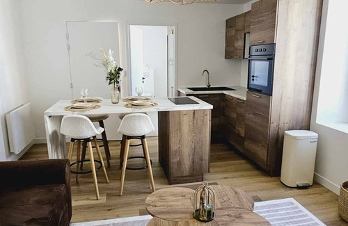 Troarn Apartment | Bel Appartement avec terrasse entre Caen et la Mer