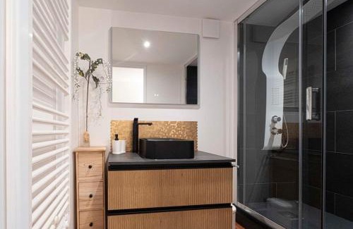 Souraide House | Bel appartement avec terrasse jardin vue montagne