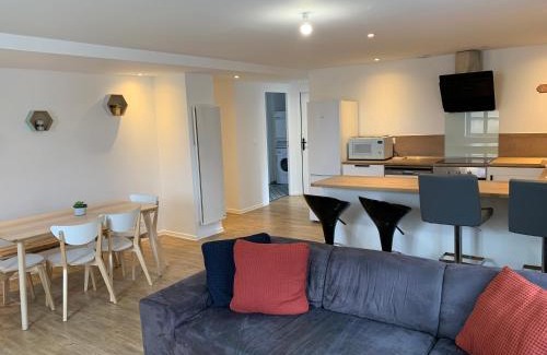 Paroisse Le Finage Apartment | Bel Appartement Climatisé au cœur du village